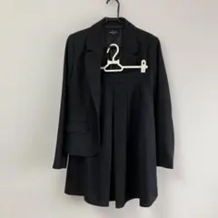 セレモニーフォーマルスーツ　ブラウス付き