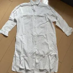 ホワイト 長袖 シャツワンピース　シンプルワンピース