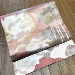 ⭐️くすみピンクの九寸名古屋帯⭐️引泊　風景文様　森林文　セミフォーマル〜普段着物