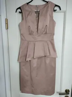 美品✦JUSGLITTYジャスグリッティー　ドレスワンピースM　ダスティーピンク