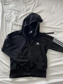 adidas フード付きパーカー 黒