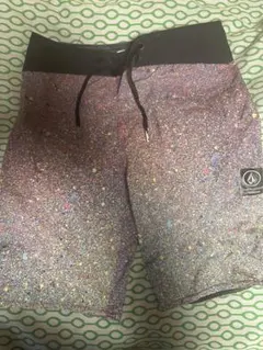 ボルコムのサーフパンツです。