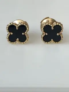 Van Cleef & Arpels スウィート アルハンブラ ピアス