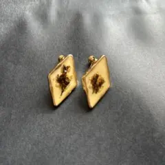 ゴールド ダイヤモンド型 イヤリング