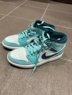 Nike レディース エアジョーダン 1 ミッド SE ブリーチド ターコイズ