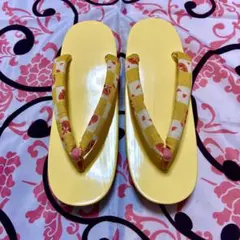 新品未使用品　イエロー 花柄鼻緒 下駄 桐　約23.5cm