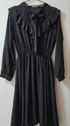 500評価記念✨フリル付きドット柄長袖ワンピース