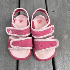 adidas ピンク サンダル13cm