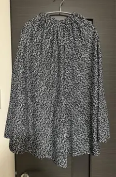 【新品未使用】花柄スカート ひざ下丈
