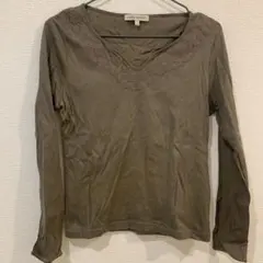 Laura Ashley カーキ Vネック長袖Tシャツ
