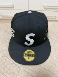 シュプリームSupreme x New Era 7 1/2 multi S ロゴ - メルカリ