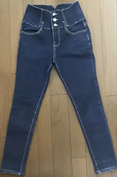 Item thumbnail for item 096f276d-bf8f-4ef0-b73c-9fd99cd747a5