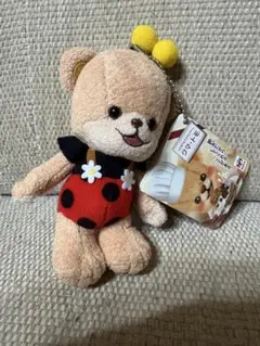 てんとう虫衣装のクマキーホルダーのサムネイル
