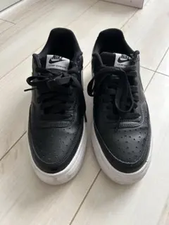 NIKE コートビジョンアルタDM0113 厚底ブラックスニーカー25㎝