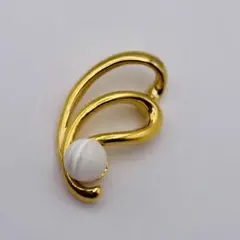 424遺品整理品　ペンダントトップ　キャッツアイ？　ムーンストーン？　金色