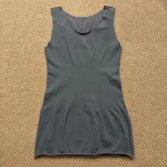 me ISSEY MIYAKE グレー ストレッチタンクトップのサムネイル