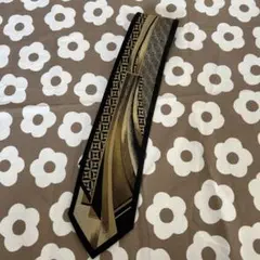 黒と金の幾何学模様ネクタイ