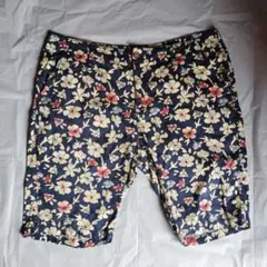 ビームス　花柄ショートパンツ