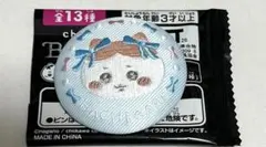 ちいかわ　ビスケット　刺繍缶バッジ　ハチワレ