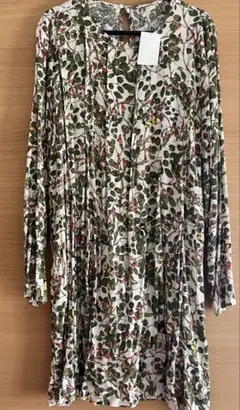 H&M ひざ丈ワンピース