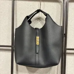 ブラックレザーハンドバッグ