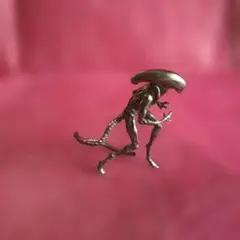 【未使用】小さな置き物　エイリアン