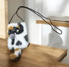 猫のしっぽつき　ファー素材 スマホショルダーバッグ