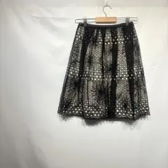 新品タグ付 Sybilla シビラ 刺繍レース フレアスカート ブラック Mのサムネイル