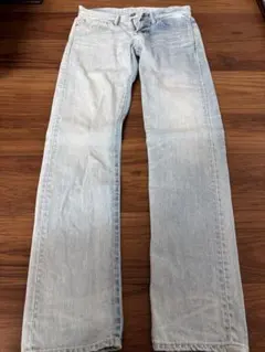 ライトブルーストレートデニムパンツ