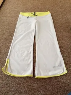 ヨガパンツフレア