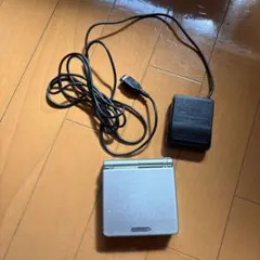 ゲームボーイアドバンスSP シルバー 本体　充電器つき