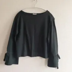 GU ジーユー グリーン 薄手ニット 袖リボン 長袖トップス Sサイズ