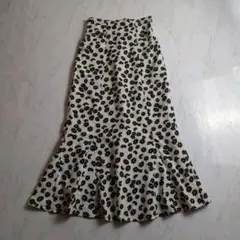 Petit Fleur 小花柄 ロングスカート 白 黒 フレア Aライン 春 F