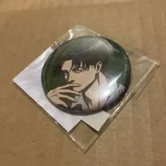 最安 進撃の巨人 オンラインくじ リラックス D賞 リヴァイ ホログラム缶バッジ