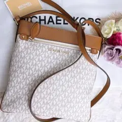 極美品☆MICHAEL KORSマイケルコース ショルダーバッグ バニラのサムネイル