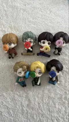 BTS  Figure V3　フィギュア 7種　（コンプリート） BTS TinyTAN すわらせ隊 フィギュア 7体コンプ - メルカリ