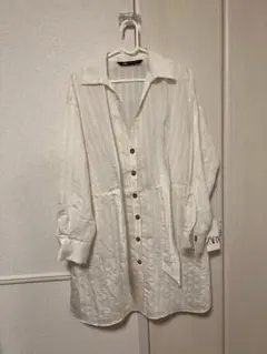新品タグ付きZARA ホワイトストライプシャツ 長袖