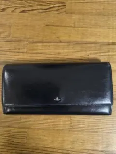Vivienne Westwoodハードレザー長財布