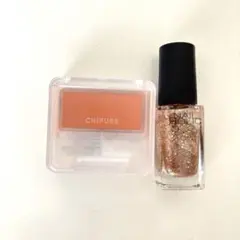 ちふれ パウダーチーク 443 & NAIL HOLIC PK332のサムネイル