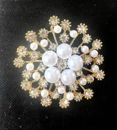 新品未使用品　パール クリスタルブローチ 花 ゴールド 卒業式 卒園式 入学式