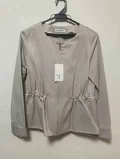 ノーカラージャケット ベージュ