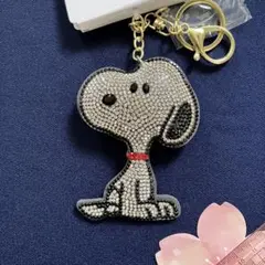 スヌーピー☘️キラキラキーホルダー　ラインストーンキーホルダー　キーチャーム