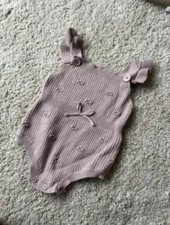 バースデイ　刺繍花柄　ニットロンパース