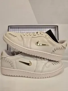 Item thumbnail for item 37fc100c-586a-475c-bde7-58a9eb5c1795