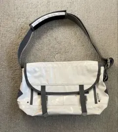 Item thumbnail for item f8fd81f6-ed0b-4133-a18e-0a3848f8c6c6