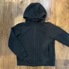 ユニクロ　ウルトラストレッチドライスウェットジップアップパーカー　140