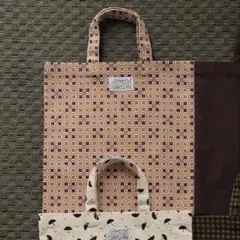 House on the Hill トートバッグのサムネイル