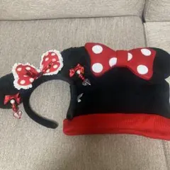 ミニーマウス耳付きカチューシャとニット帽
