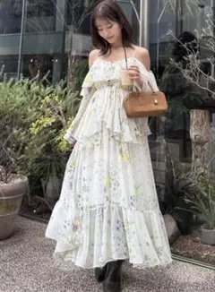 SNIDEL　オフショルフリルワンピース　マルチ　人気色