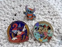 ディズニー プルート ピンバッジ 3種セット - メルカリ